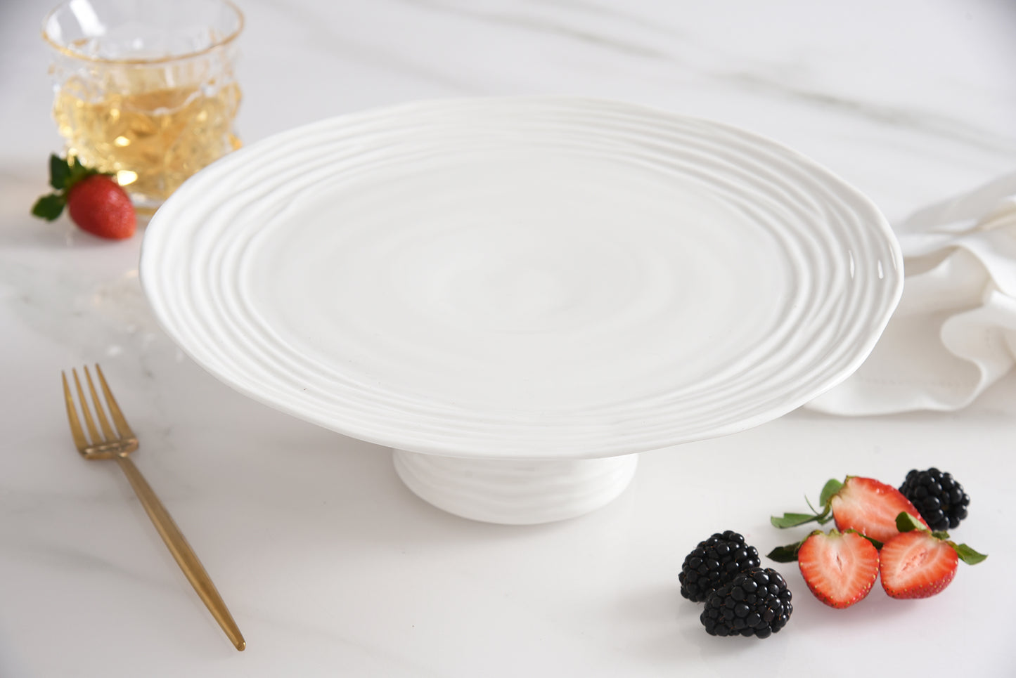 Pampa Bay Le Blanc Round Cake Stand