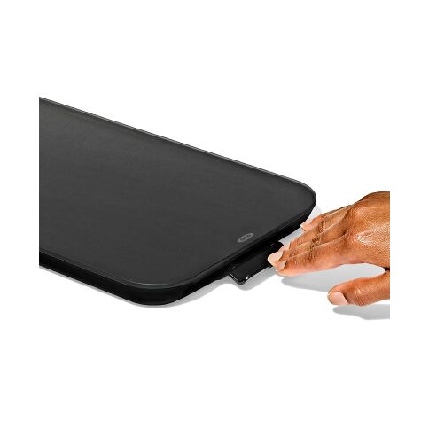 Demonstrating release on countertop appliance slider
