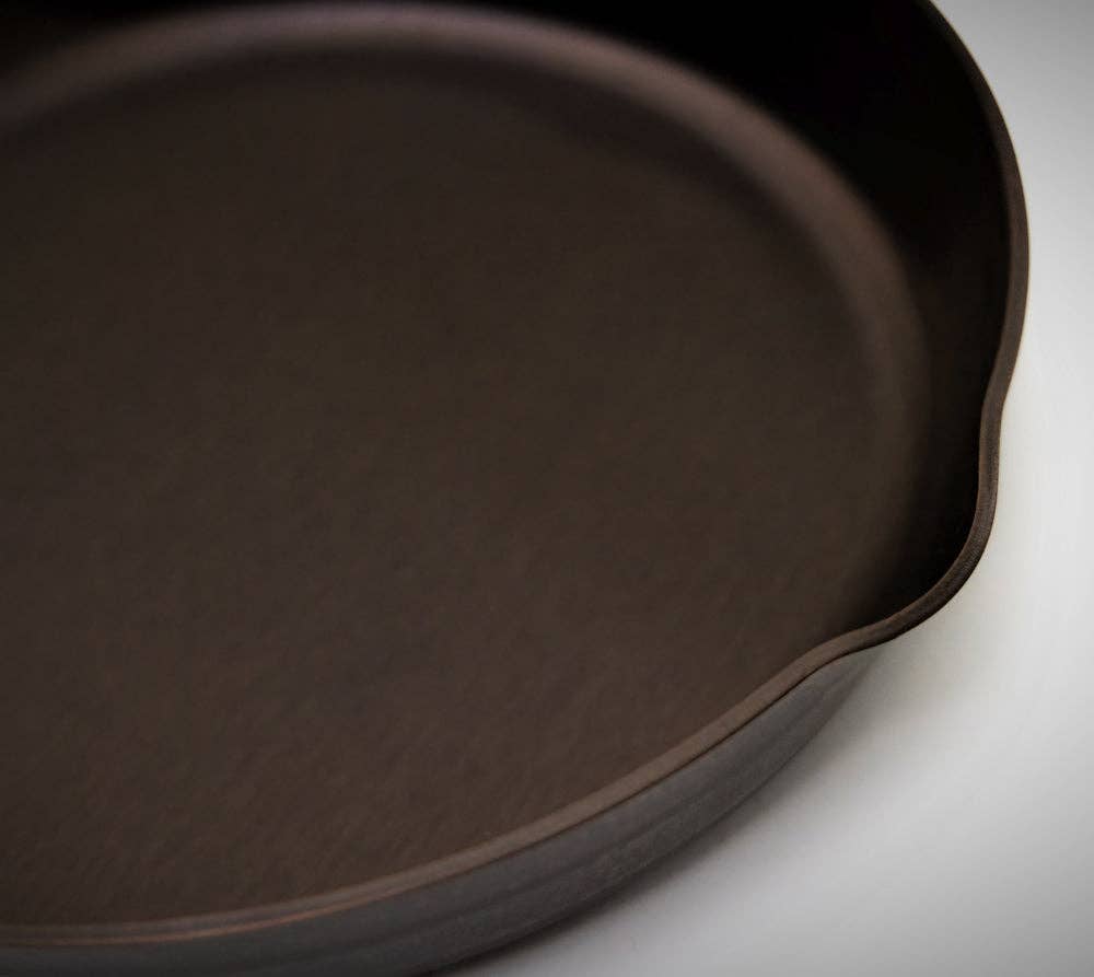 Cast A Way Carbon pour spot detail 