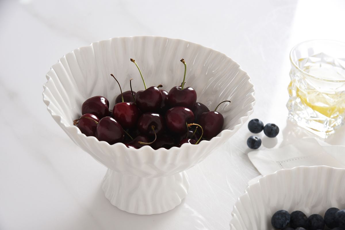 Pampa Bay Mascali Bianca Medium Footed Bowl